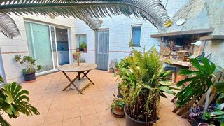 Casa adosada en venta en Castell (Es)