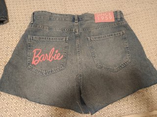 Conjunto Hello Kitty y Barbie: Falda y Shorts