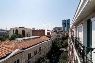 Ático en alquiler en Almagro en Madrid