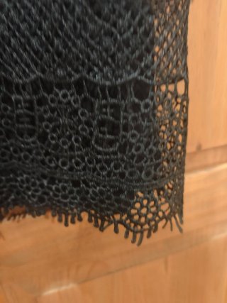 Camiseta negra encaje sin mangas