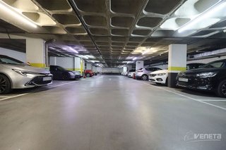 Garaje en venta en Valdezarza en Madrid