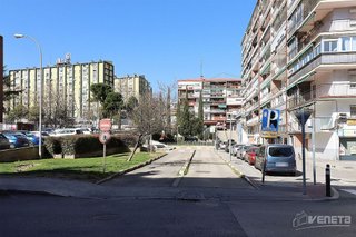 Garaje en venta en Valdezarza en Madrid