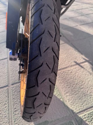 BMW F850GS Adventure Negra y Dorada