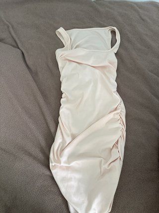Vestido rosa fruncido