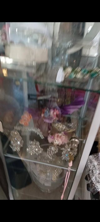 Lote de bolsos y complementos para hombre y mujer