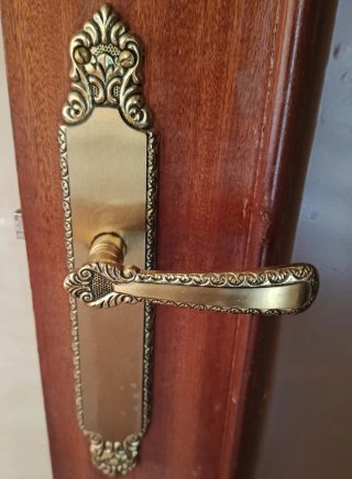 Manillas para 8 puertas doradas