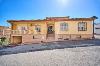 Chalet en venta en Illora