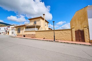 Chalet en venta en Illora