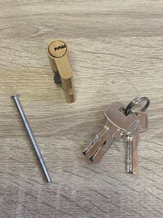 Bombillo de cerradura de latón BGS Diy 8091