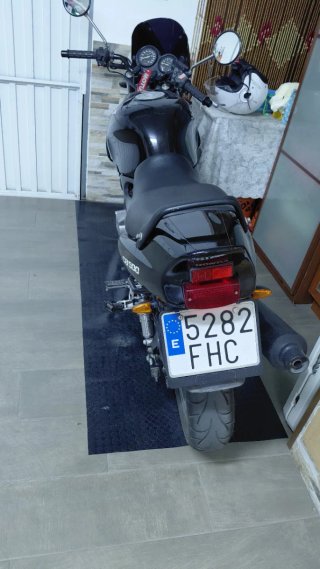 Honda CB500 Naked Negra