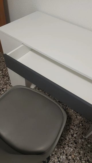 Escritorio y silla de oficina