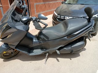 Zontes 350E Maxi-Scooter Negra/Gris