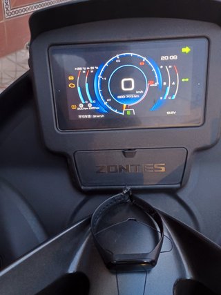 Zontes 350E Maxi-Scooter Negra/Gris