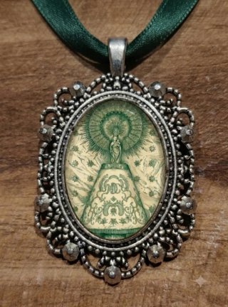 Colgante Virgen del Pilar Traje Regional