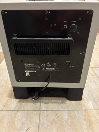 Receptor AV Yamaha RX-V465 + Subwoofer