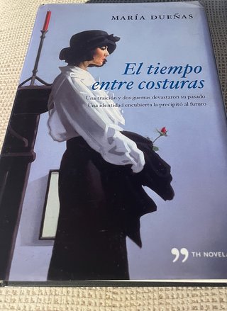 Libro: El tiempo entre costuras