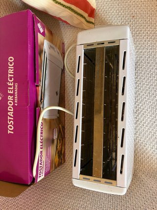 Tostador Eléctrico 1300W