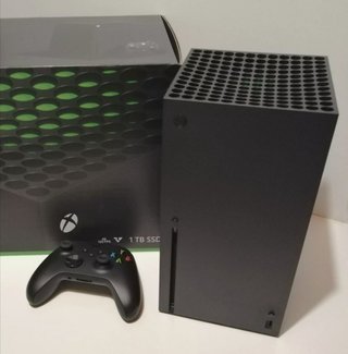 Xbox Series X + 3 mandos (1 precintado)
