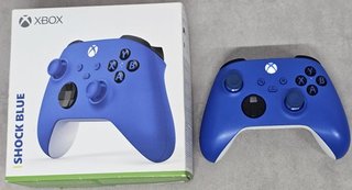 Xbox Series X + 3 mandos (1 precintado)