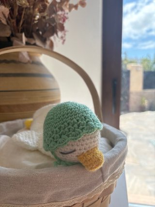 Manta de apego patito crochet hecho a mano