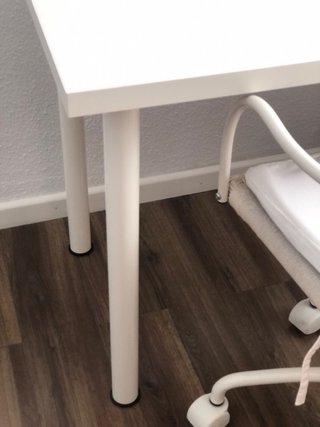 Escritorio Ikea y Silla Mimbre blanca