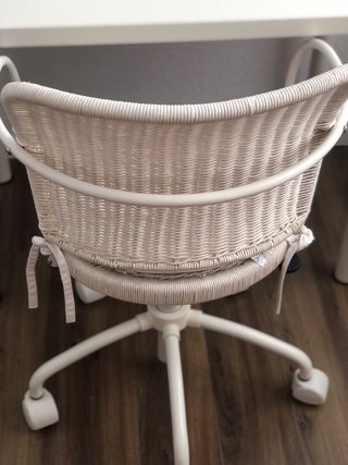 Escritorio Ikea y Silla Mimbre blanca