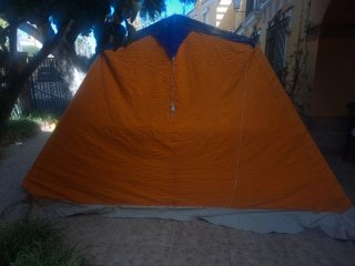 Tienda de campaña familiar ALTUS, como nueva