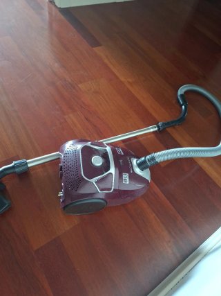 Aspirador Rowenta Morado. Rowenta Compact Power, A