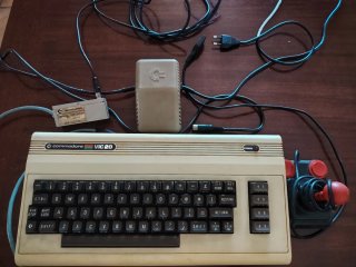 Commodore VIC 20 Computer in buone condizioni