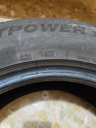 2 Neumáticos 235/65 R17 seminuevos