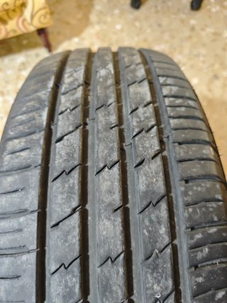 2 Neumáticos 235/65 R17 seminuevos
