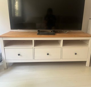 Mueble TV madera y blanco