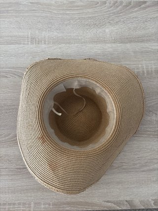 Sombrero de verano de paja beige
