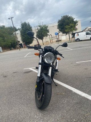 Ducati Monster 695 negra