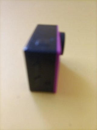 Cámara de video rosa y negra