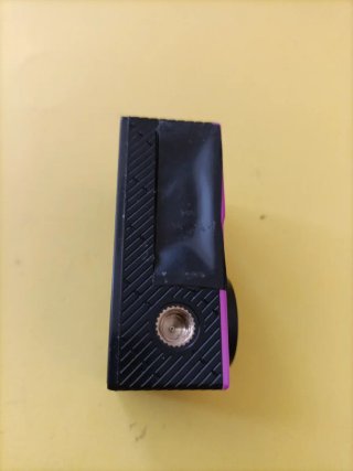 Cámara de video rosa y negra