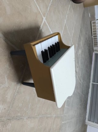 Precioso Piano pequeño para niños sin usar
