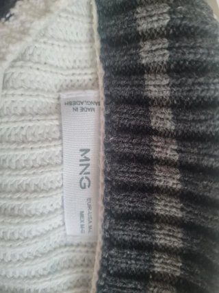 Jersey blanco con letra A talla M-L
