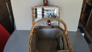 Cesta de mimbre para picnic