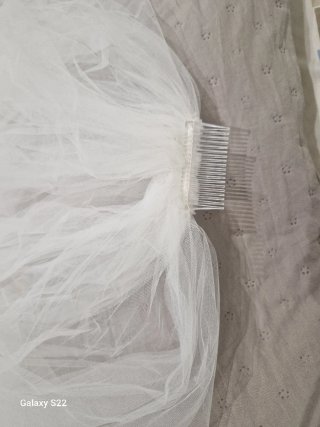 Vestido de Novia Blanco con Velo.