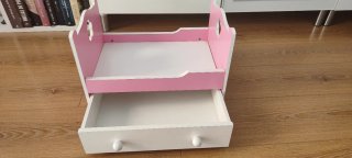 Muebles de madera para bebé: cuna, trona y armario