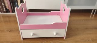 Muebles de madera para bebé: cuna, trona y armario