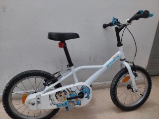 Bicicleta infantil Btwin blanca