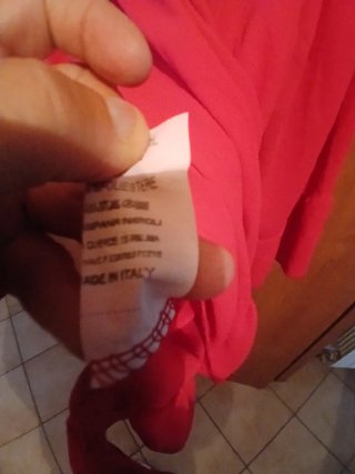 Blusa rossa manica a campana