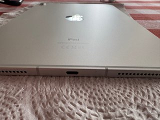 iPad 10ª Gen 256GB Wi-Fi + Cellular Plata -
