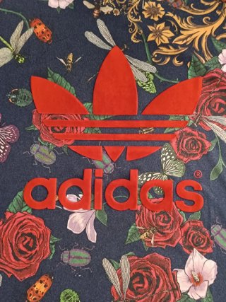 Camiseta Adidas Rita Ora floral