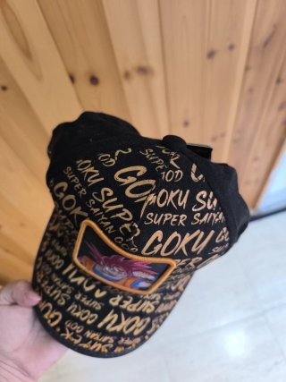 Gorra Dragon Ball Z Goku Super Saiyan God