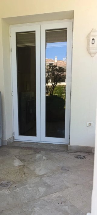 Puertas y ventanas de cristal dobles