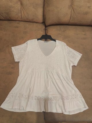 Camiseta blanca encaje.