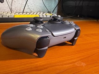 Mando DualSense Sterling Silver PS5